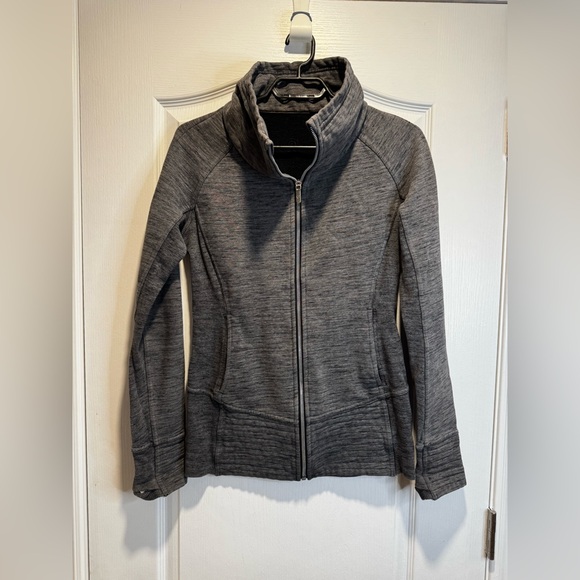420 Lululemon Radiant Jacket |I
Heathered Core Dark Grey - Picture 2 of 8